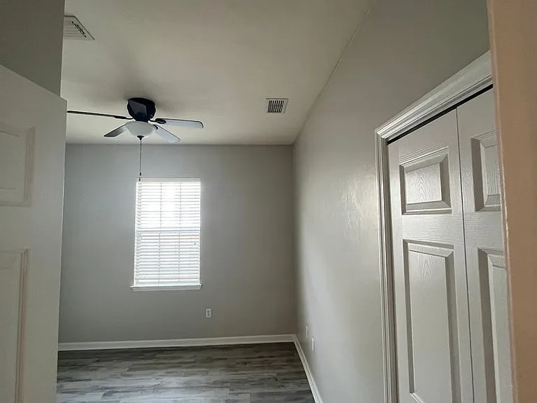 5600 Hampton Hill Cir — Photo 15