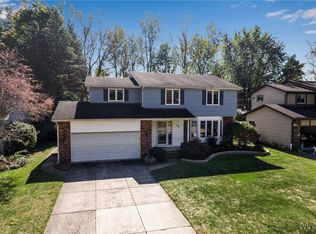 142 Montbleu Dr, Getzville, NY 14068