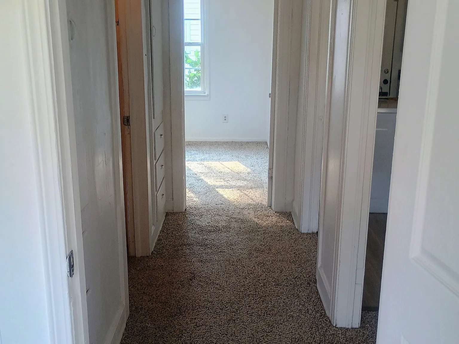 2 bed, 750 sqft, $1,150 — Photo 4