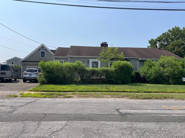 32 Irving Rd, Amityville, NY 11701