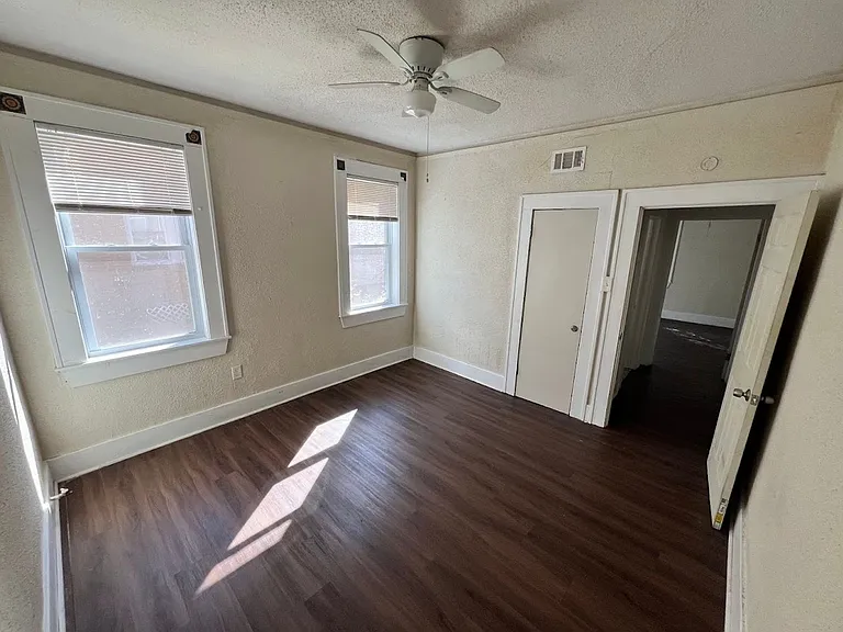1205 E 38th St — Photo 9