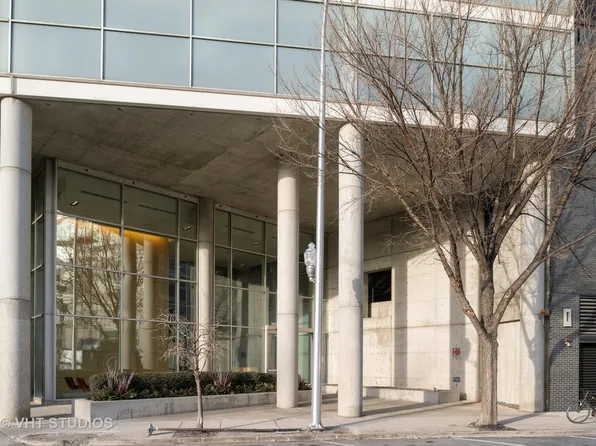 510 W Erie St APT 906, Chicago, IL 60610