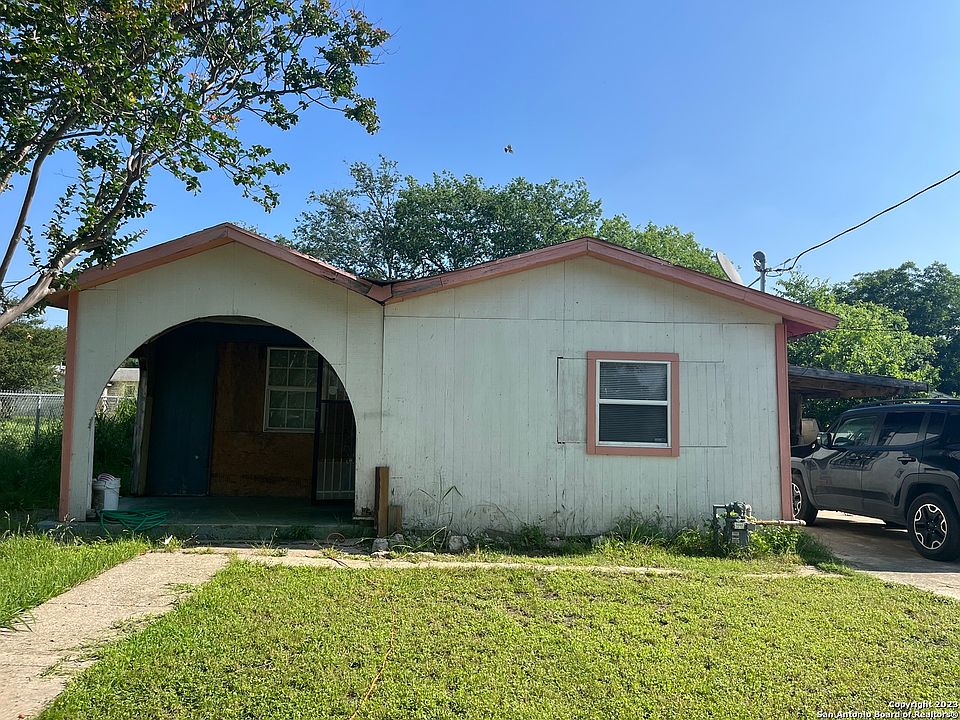1st image of 1715 Saenz St