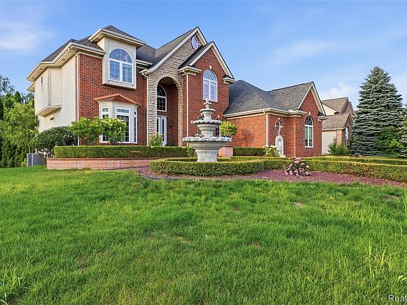 4th image of 2291 Lake Ridge Dr