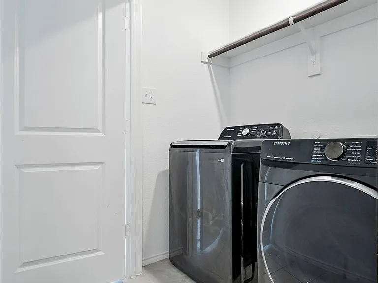 1653 Bluffview Dr — Photo 22