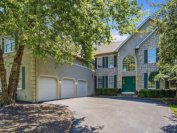 3rd image of 8226 Timber Mist Ct