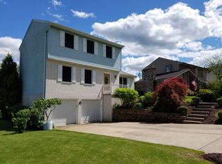 200 Fawn Ct, Pittsburgh, PA 15239