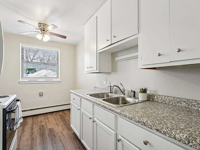 Priscilla Standish Apartments — Photo 8