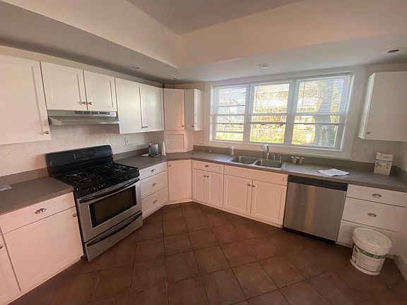 3rd image of 51 Trafford St #1