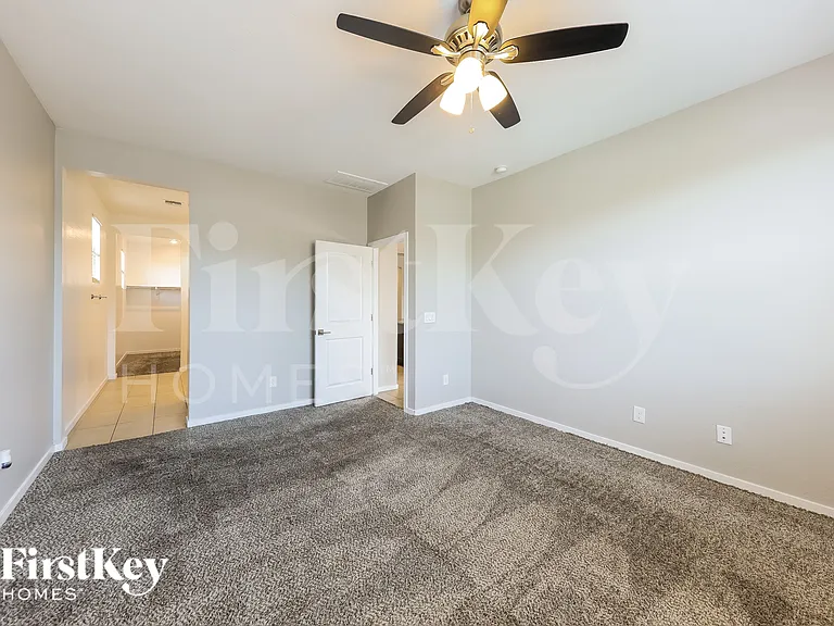 10129 W Southgate Ave — Photo 8