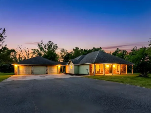 4132 Avenue Q 1/2, Santa Fe, TX 77510