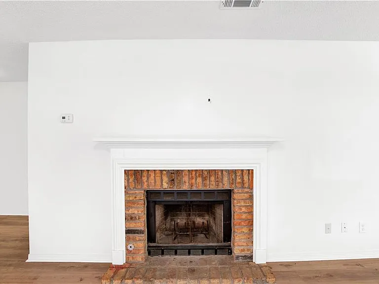 5631 Bentley Ln — Photo 5