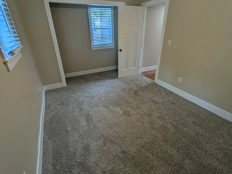 6473 N Monroe St — Photo 10