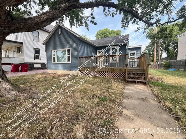 916 W 10th St, Sioux Falls, SD 57104