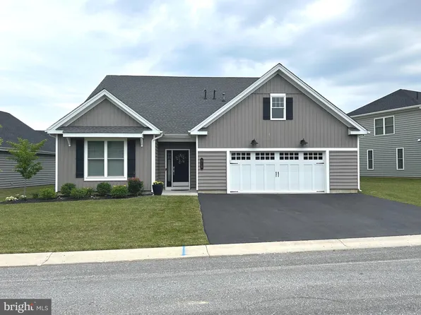315 National Dr, Downingtown, PA 19335