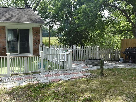 2nd image of 8610 Croom Rd