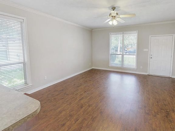 2nd image of 127 Richards St