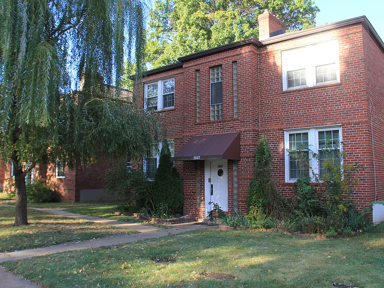 3607 Jamieson Ave #1N — Photo 1