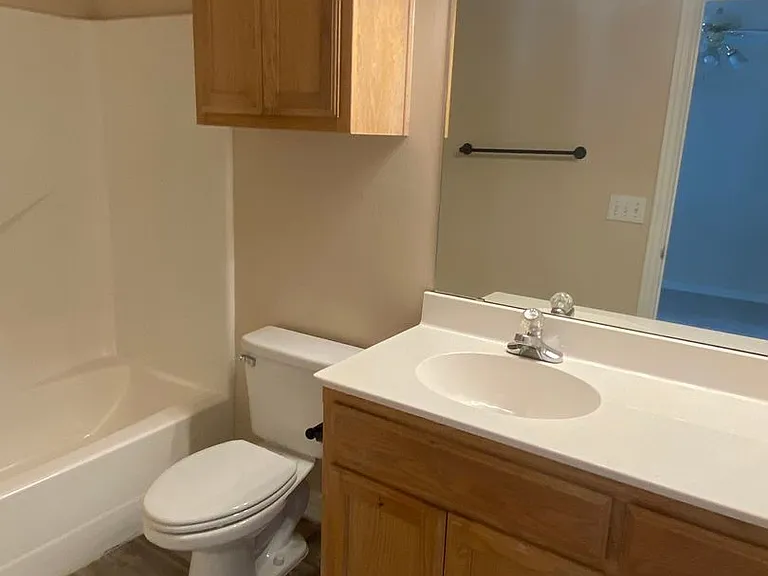 2204 N Carroll Blvd #1 — Photo 13