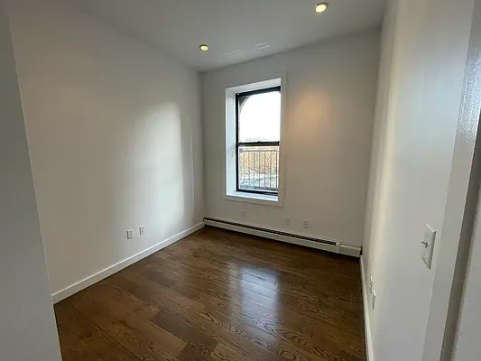 Rented by Vertical Real Estate LLC | media 6