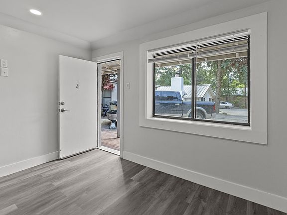 5th image of 620 Sudderth Dr #4