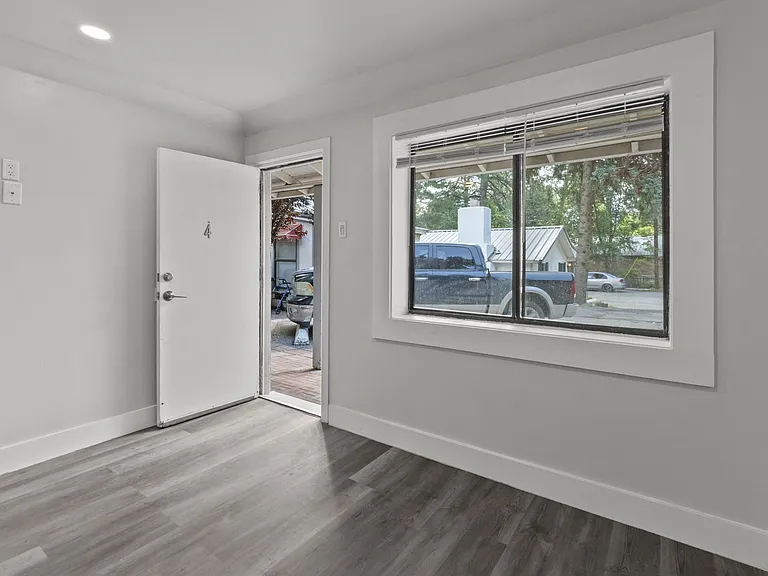 620 Sudderth Dr #4 — Photo 5