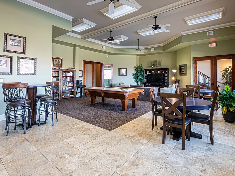 445 W Blount Ave #225 — Photo 26