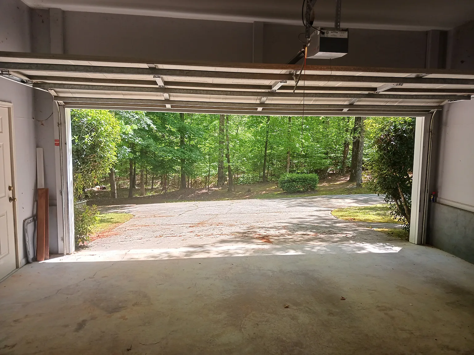 3 bed, 1932 sqft, $2,500 — Photo 2