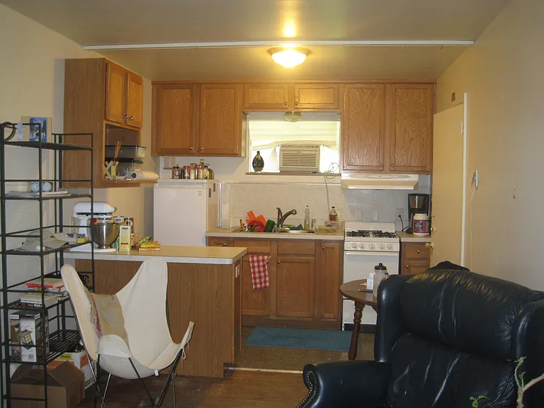 2010 Dexter Ave — Photo 6