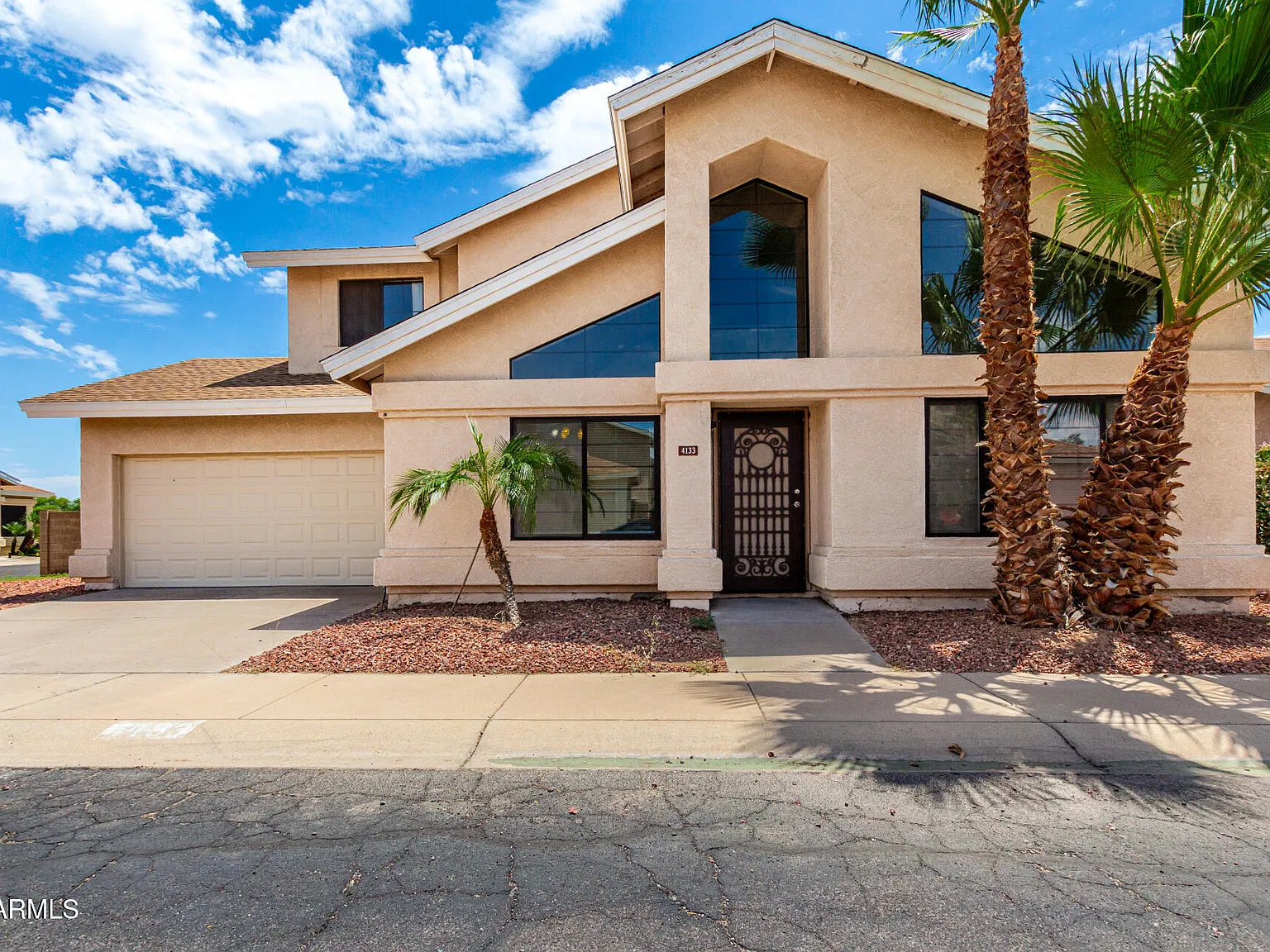 3 bed, 2.5 bath, 1826 sqft, $1,995 — Photo 1