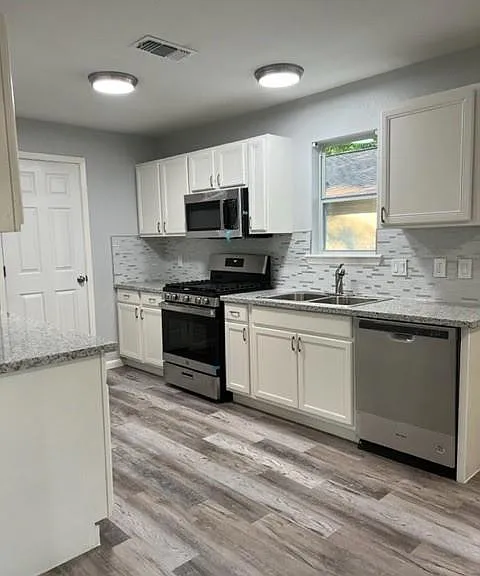 710 Avenue J Pl — Photo 5