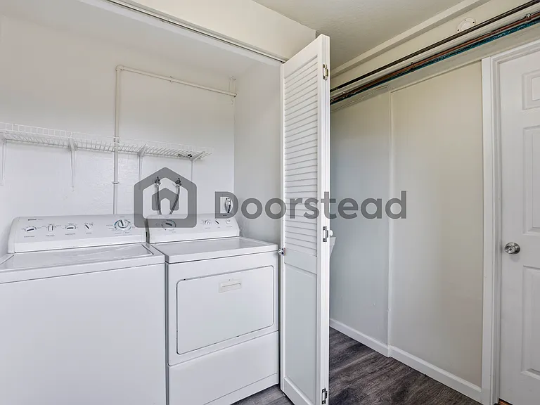 470 Westmoor Ave — Photo 18