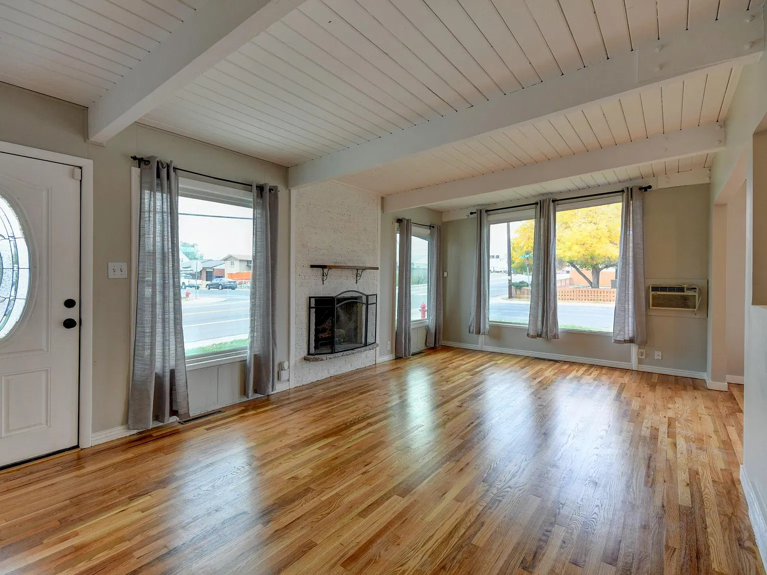 3 bed, 1152 sqft, $2,500 — Photo 4