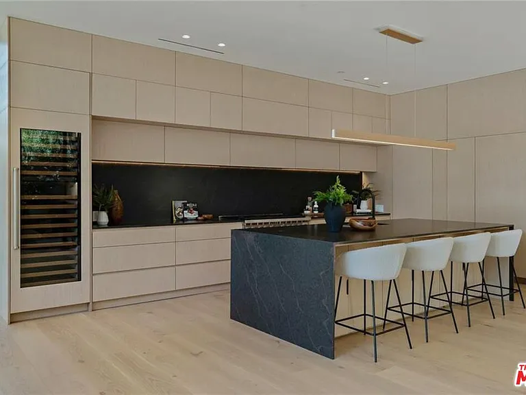 4939 Petit Ave — Photo 13