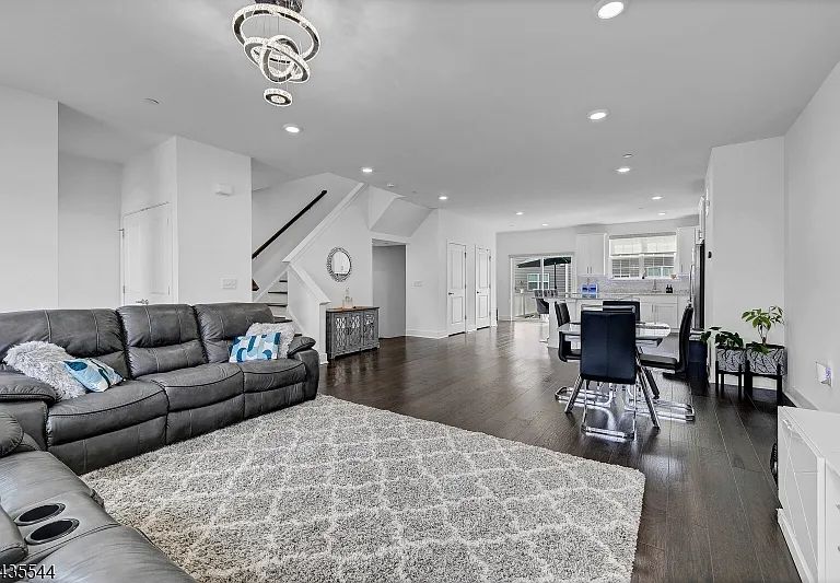 6 Martin Pl — Photo 26