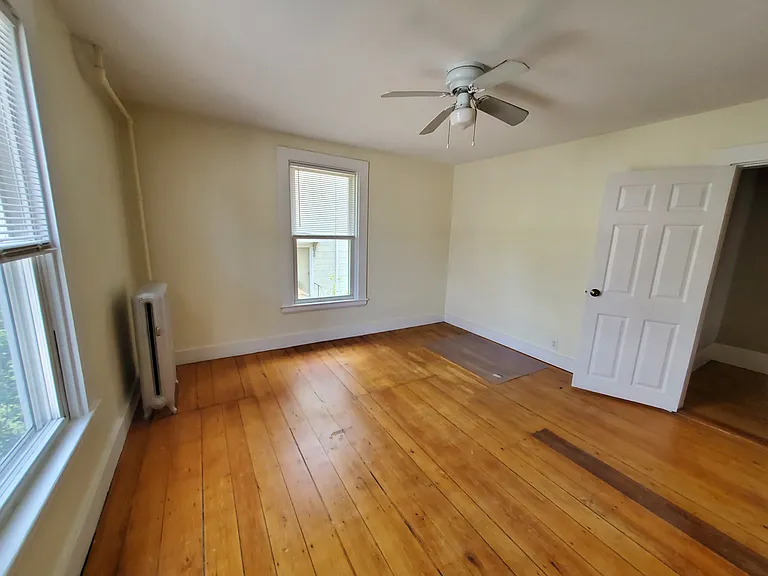 22 Eastburn St — Photo 11