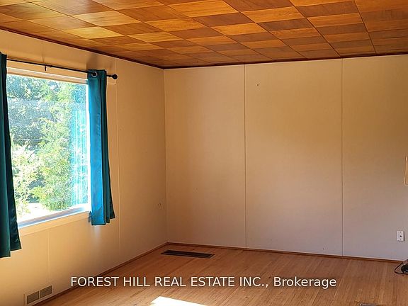 4th image of 61 Roxborough Rd