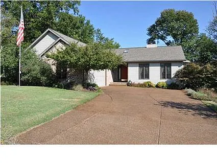 10225 Hyde Park photo 1