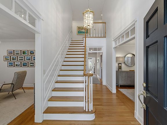 3rd image of 236 Burlington Pl
