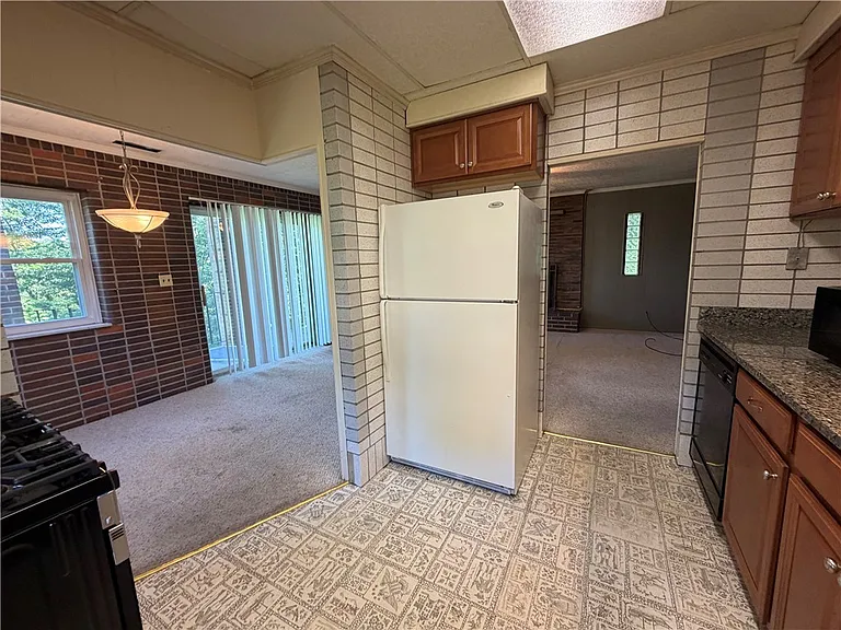 735 Athalia St #2 — Photo 3