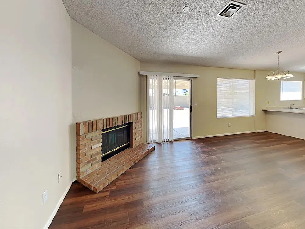 4 bed, 1636 sqft, $1,100 — Photo 4