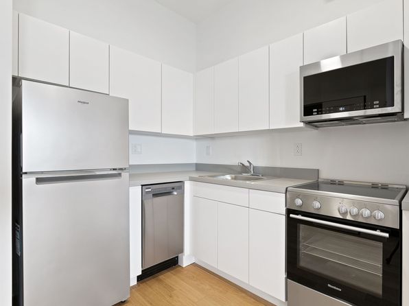 321 E 22nd St APT 1A