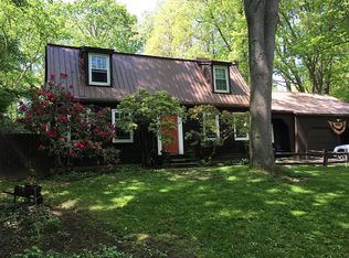 580 Colebrook Dr, Rochester, NY 14617