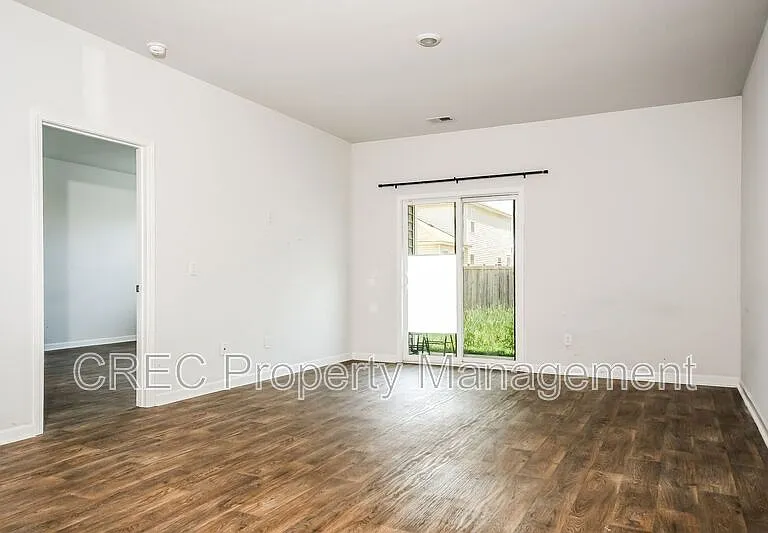 928 Woodside Creek Ln — Photo 6