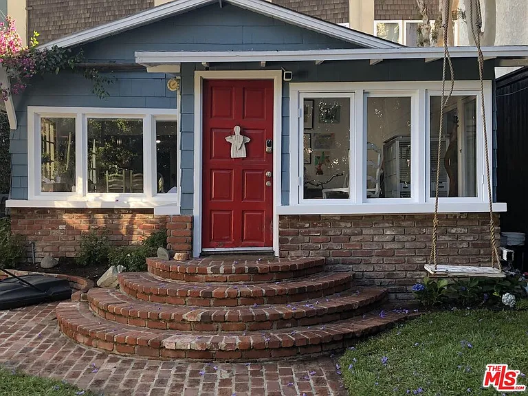 3419 Strongs Dr — Photo 2