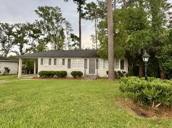 2221 White Oak Dr, Valdosta, GA 31602