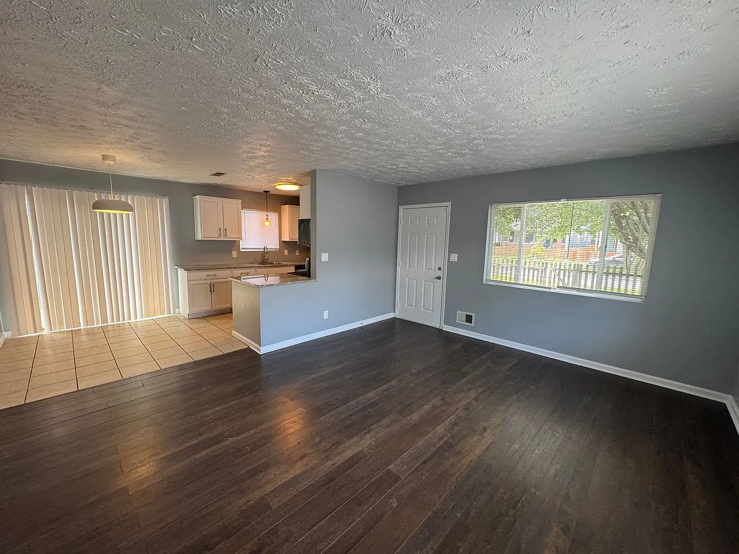 East Fountain Square 3 Bedrooms 1.5 Baths — Photo 4