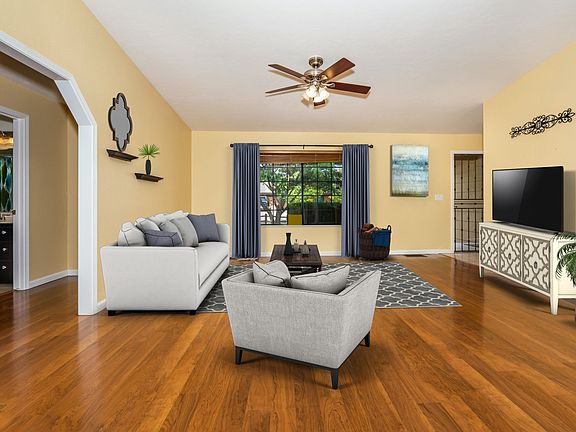 4th image of 4065 N Saratoga Dr