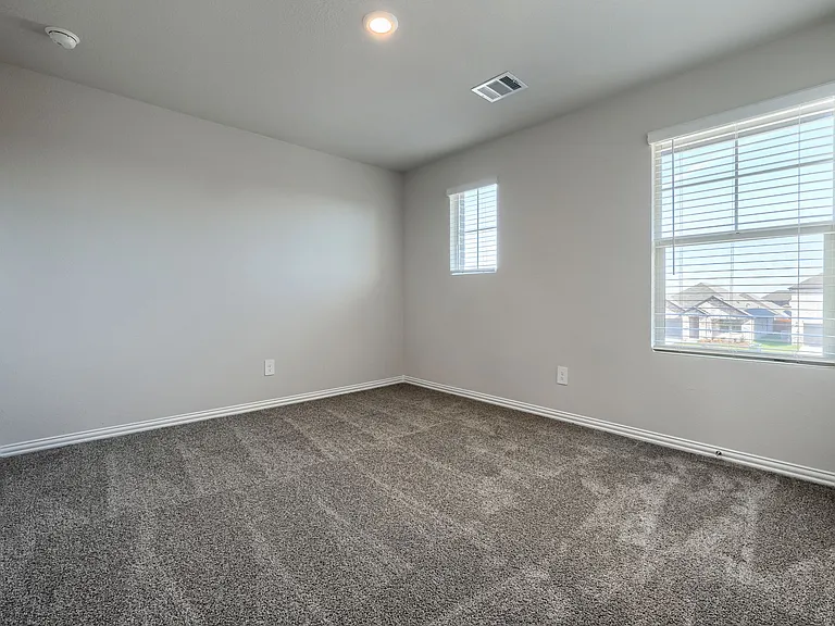 906 Jennie St — Photo 26