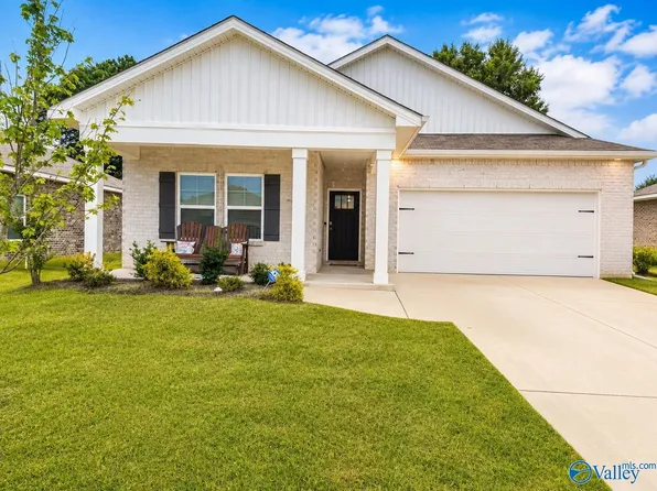 18876 Wicklow Cir, Athens, AL 35613